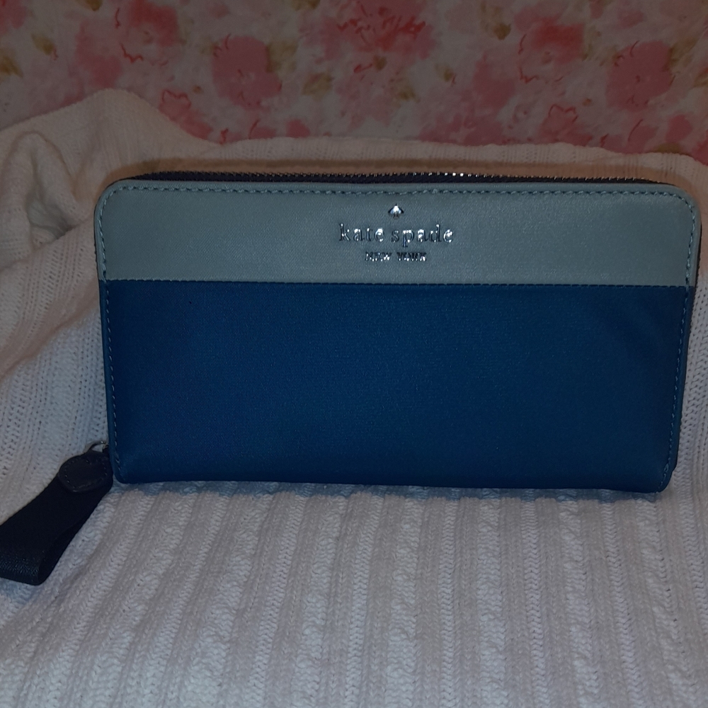 COPY - Never used Kate Spade wallet